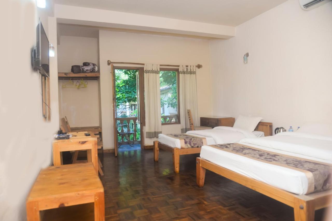 Chitwan Paradise Hotel Sauraha Zewnętrze zdjęcie