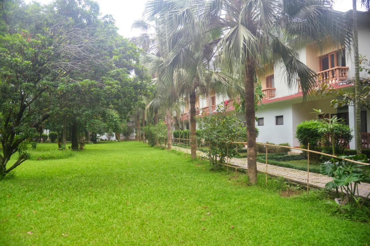 Chitwan Paradise Hotel Sauraha Zewnętrze zdjęcie