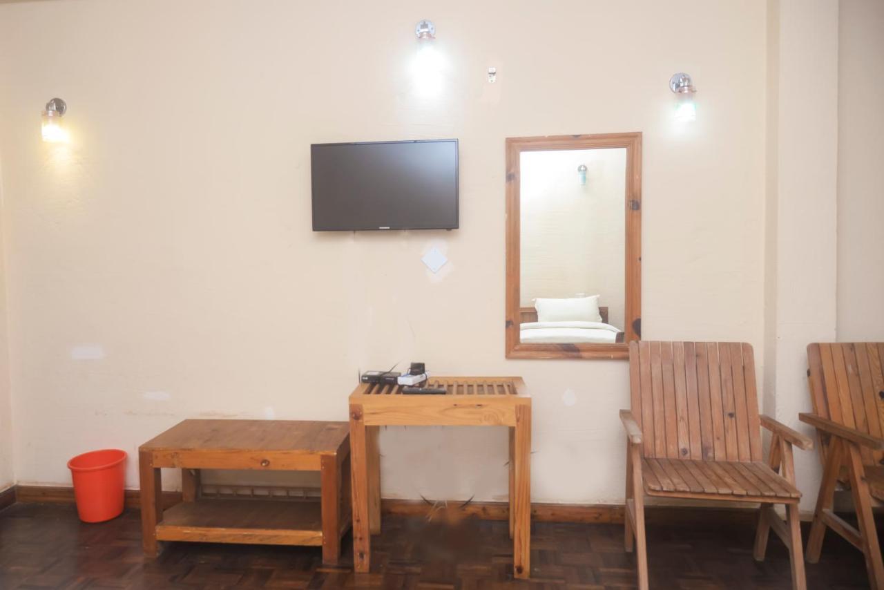 Chitwan Paradise Hotel Sauraha Zewnętrze zdjęcie