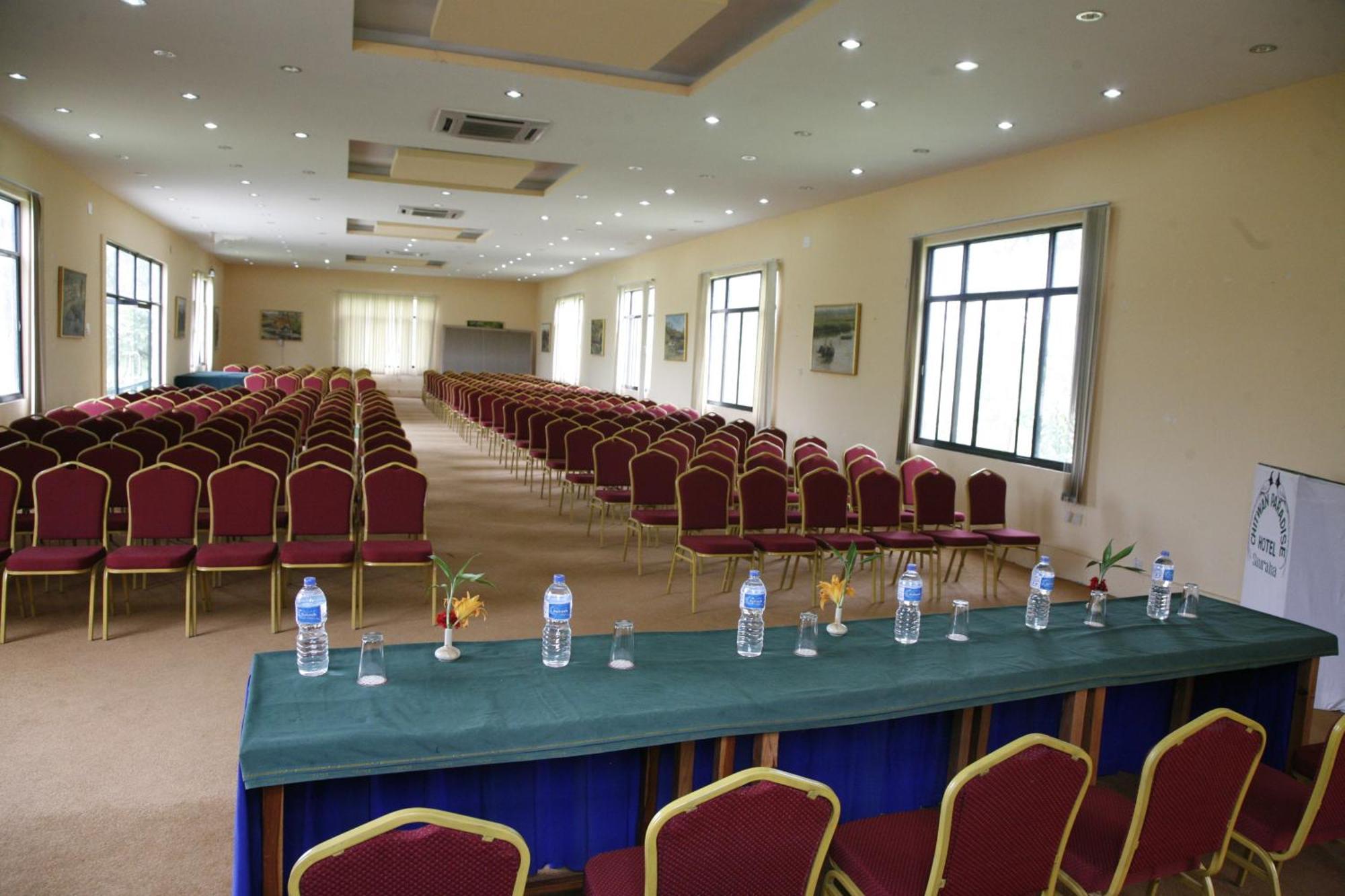 Chitwan Paradise Hotel Sauraha Zewnętrze zdjęcie