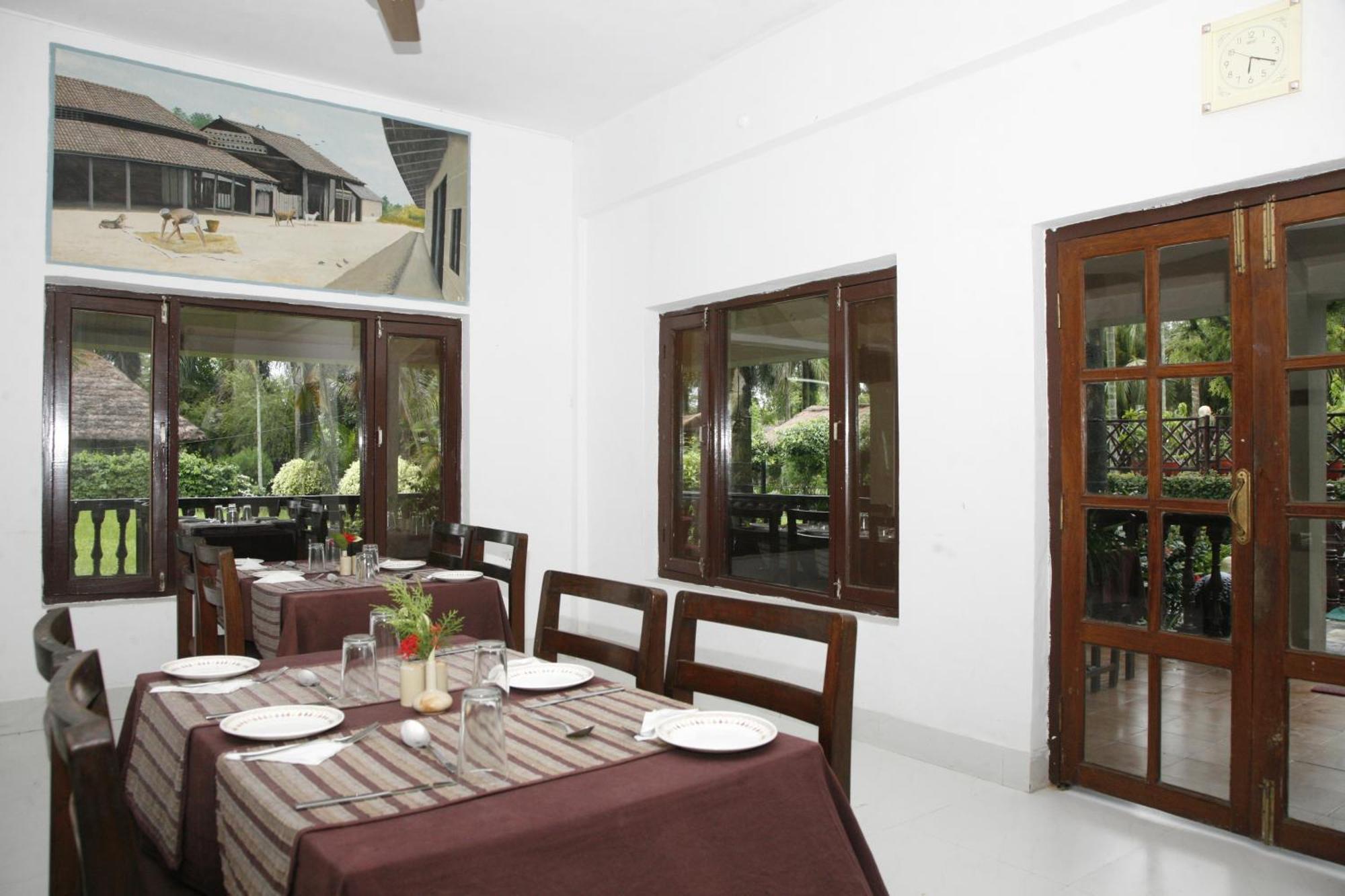 Chitwan Paradise Hotel Sauraha Zewnętrze zdjęcie