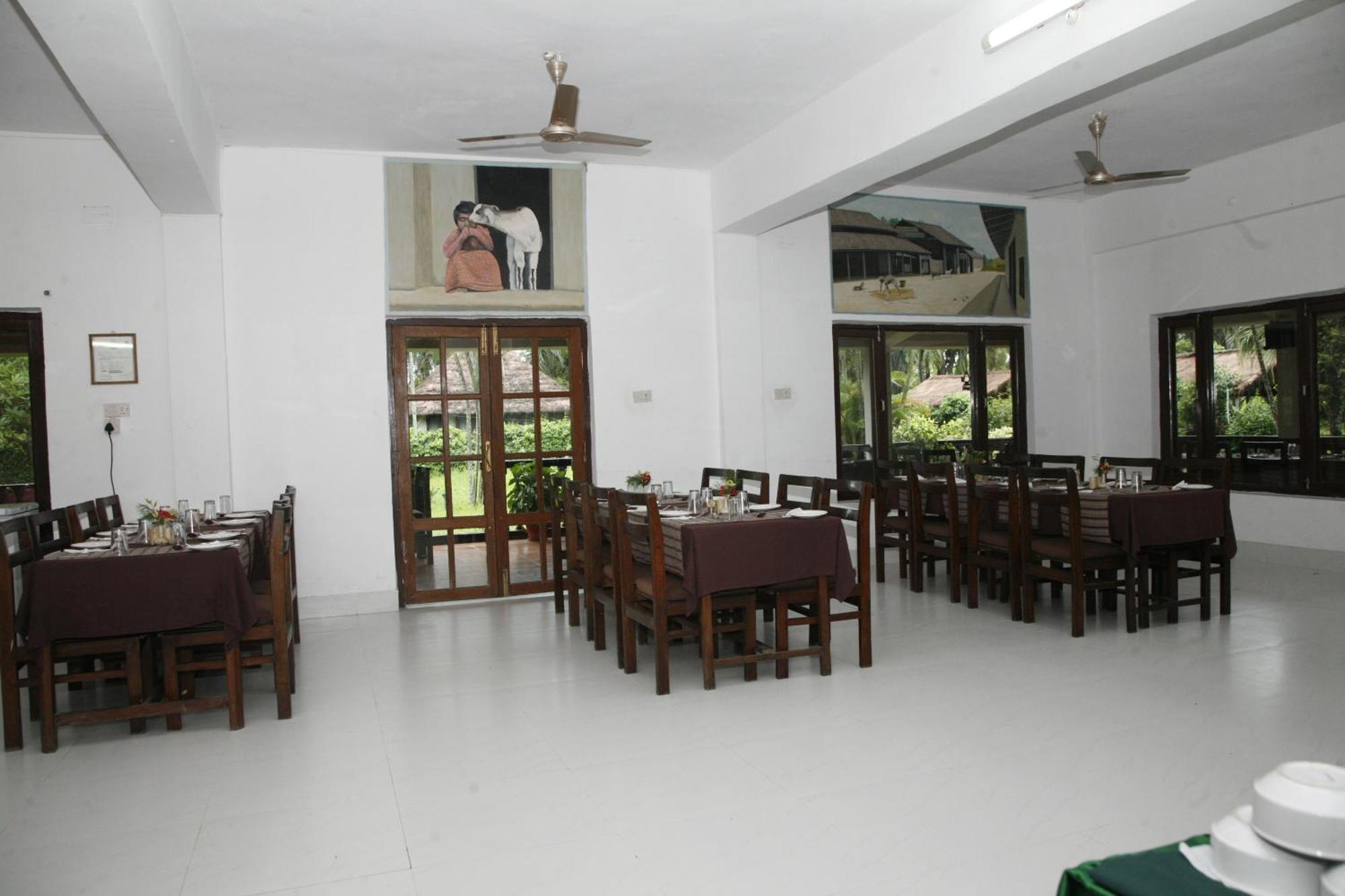 Chitwan Paradise Hotel Sauraha Zewnętrze zdjęcie