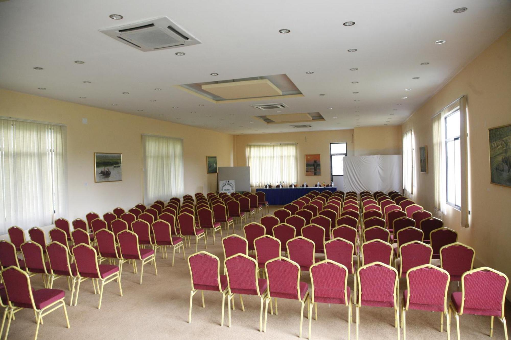 Chitwan Paradise Hotel Sauraha Zewnętrze zdjęcie