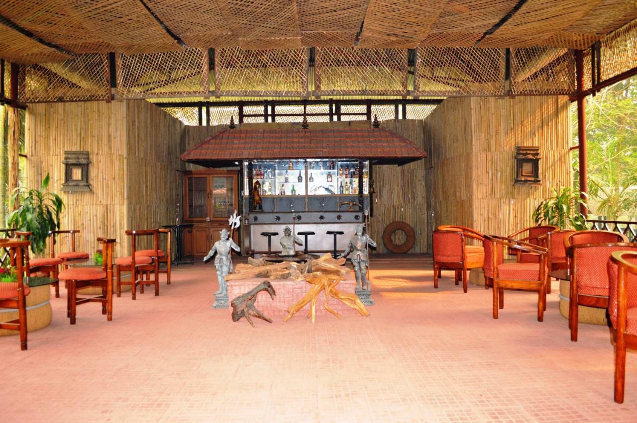 Chitwan Paradise Hotel Sauraha Zewnętrze zdjęcie
