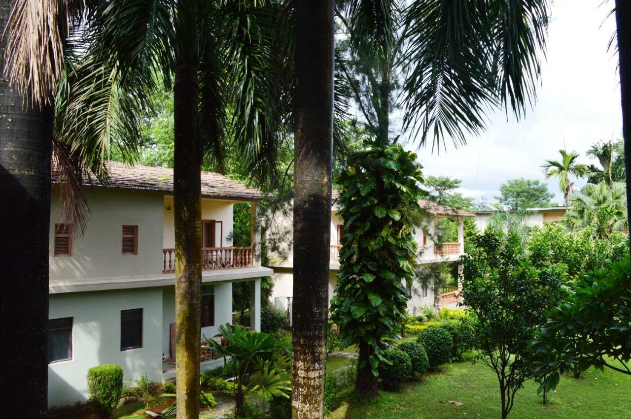 Chitwan Paradise Hotel Sauraha Zewnętrze zdjęcie
