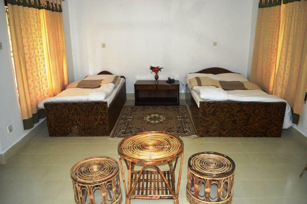 Chitwan Paradise Hotel Sauraha Zewnętrze zdjęcie