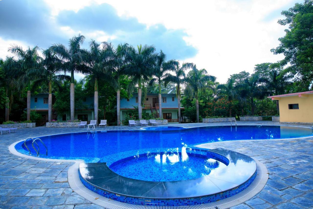 Chitwan Paradise Hotel Sauraha Zewnętrze zdjęcie