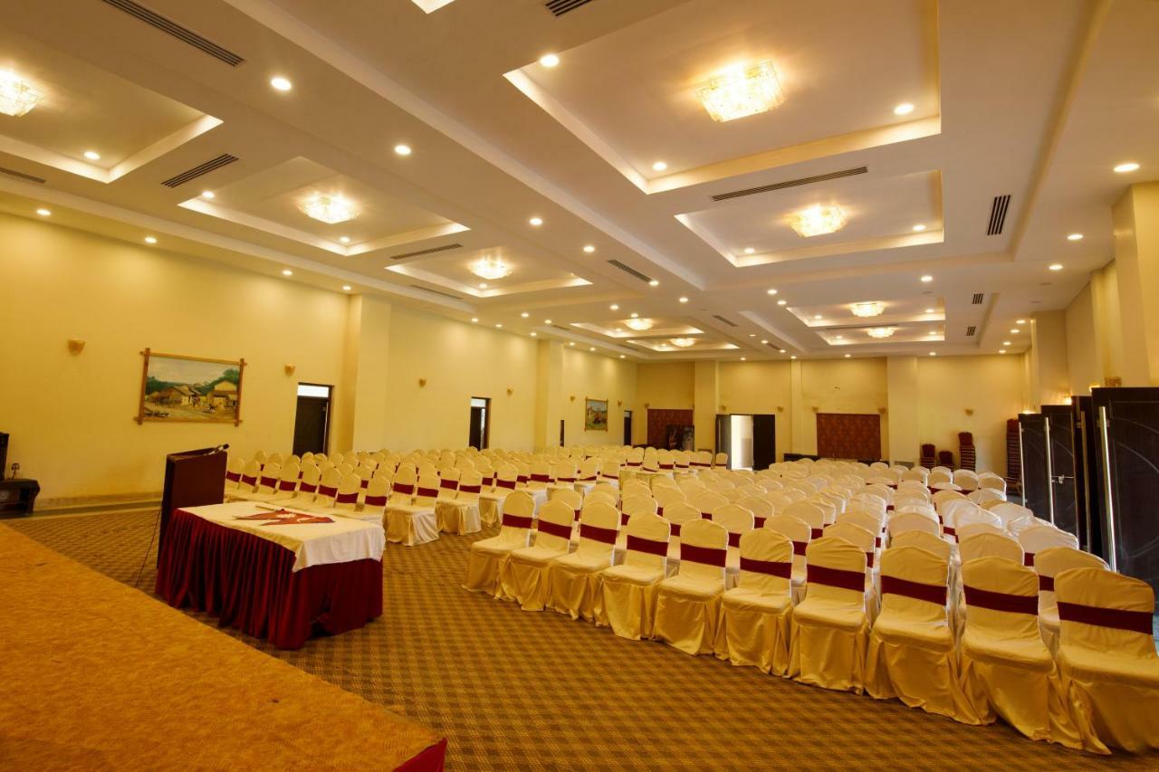 Chitwan Paradise Hotel Sauraha Zewnętrze zdjęcie